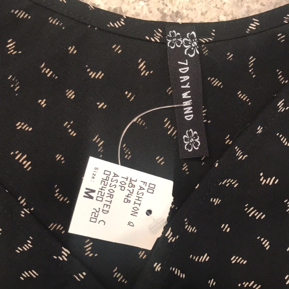 Cropped Blouse - Picture 4 of 6
